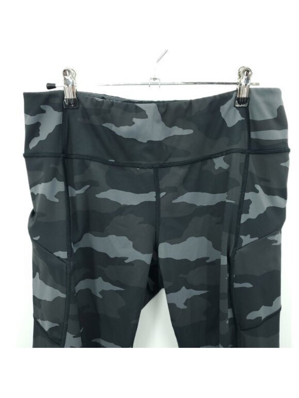 Athleta Camo Contender 7/8 Tight Legging L Powerlift Black/Gray Camo - Picture 3 of 14